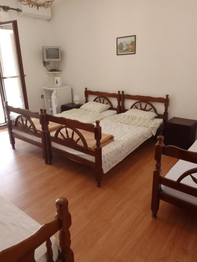 הרצג-נובי Guesthouse Djurisic מראה חיצוני תמונה